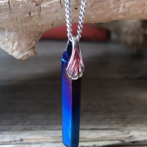 Quartz Point, Deep Blue with clasp and 45cm silver chain.